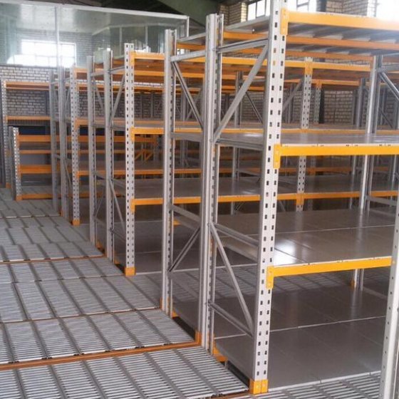 Heavy rack shelf